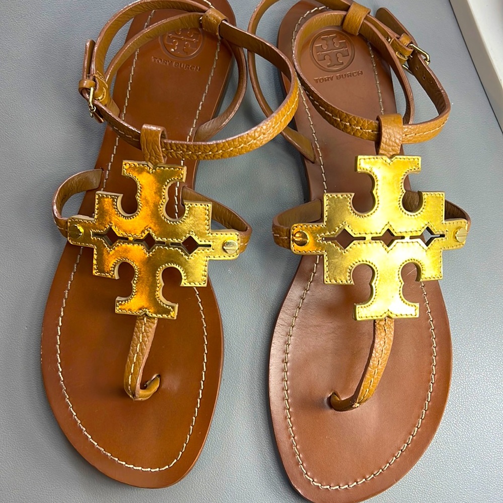 Tory Burch miller sandals color tan/gold great condition were use only twice